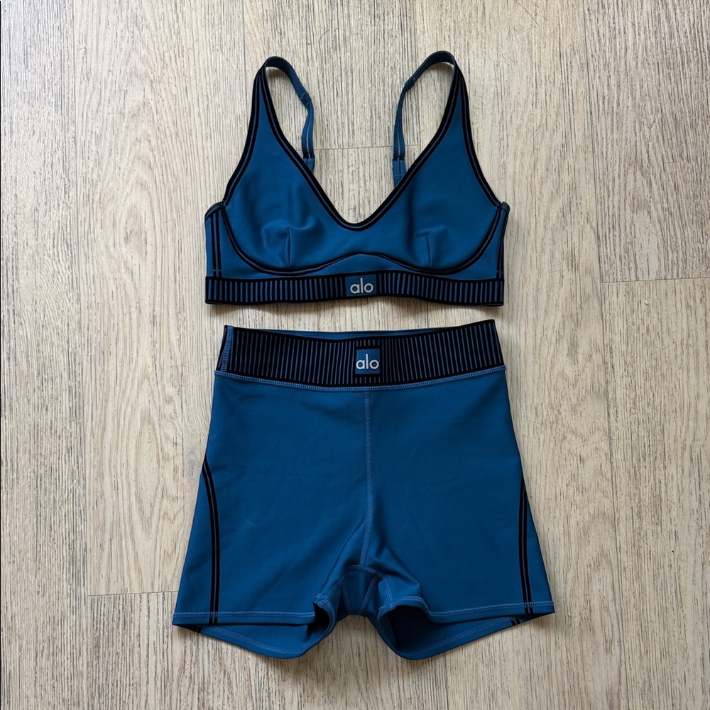 ALO Yoga Women's Teal Sports Bra and Shorts Set